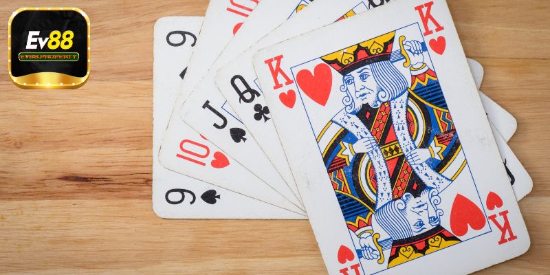 Chơi Tiến Lên Tại EV88 – Trải Nghiệm Game Bài Hấp Dẫn